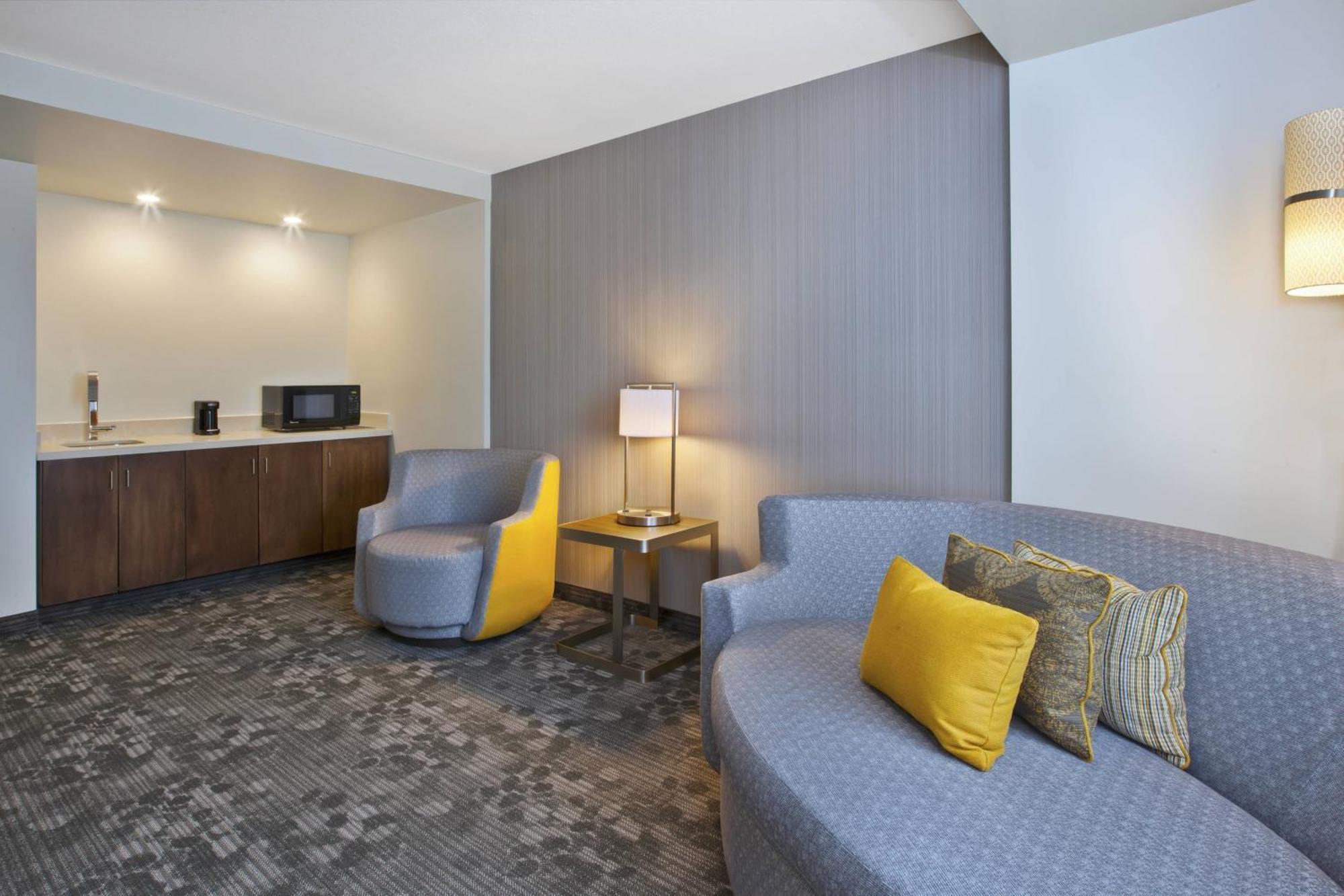 Hotel Courtyard By Marriott St. Joseph-benton Harbor 3*