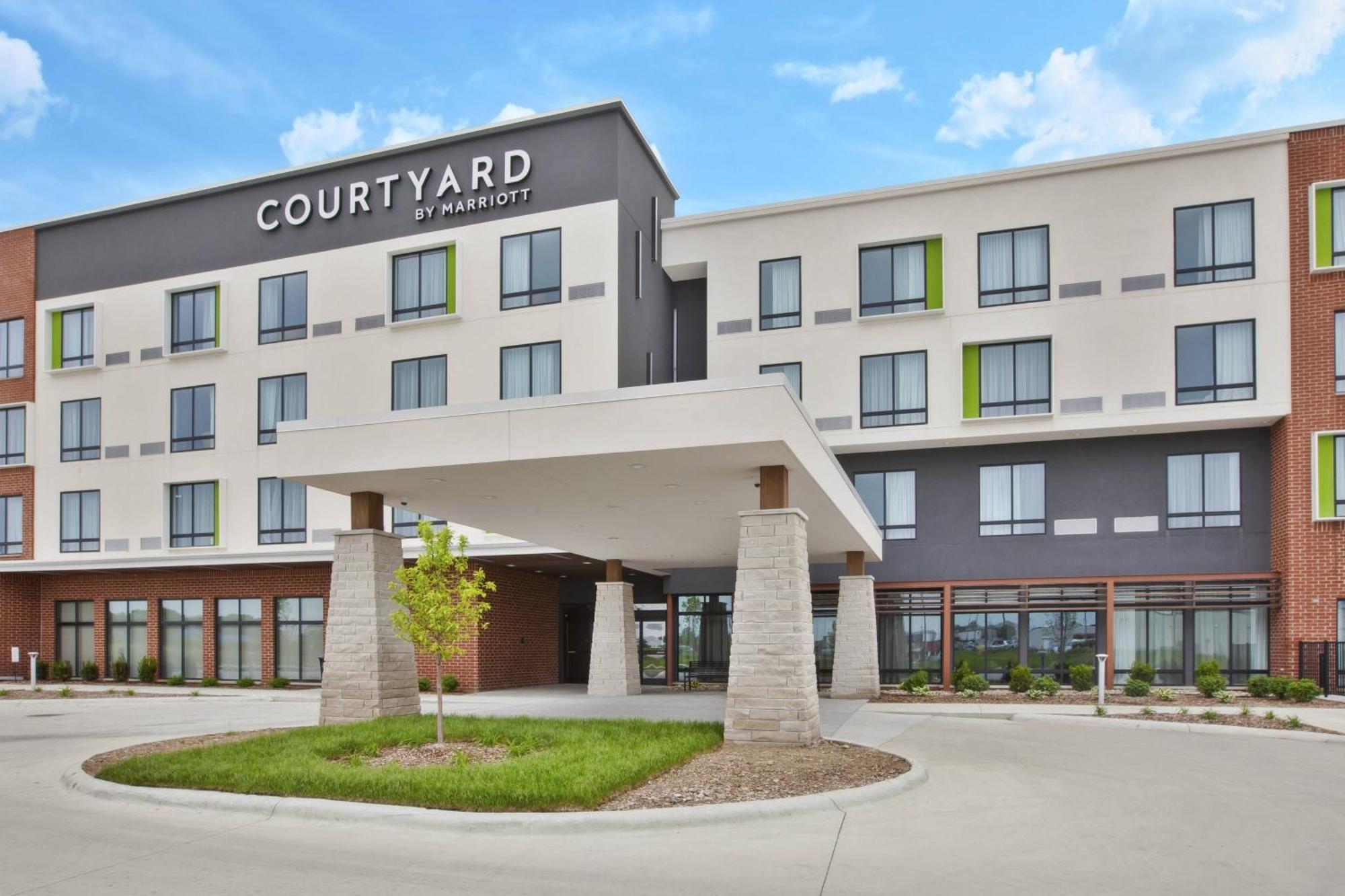 Courtyard By Marriott St. Joseph-benton Harbor Hotel